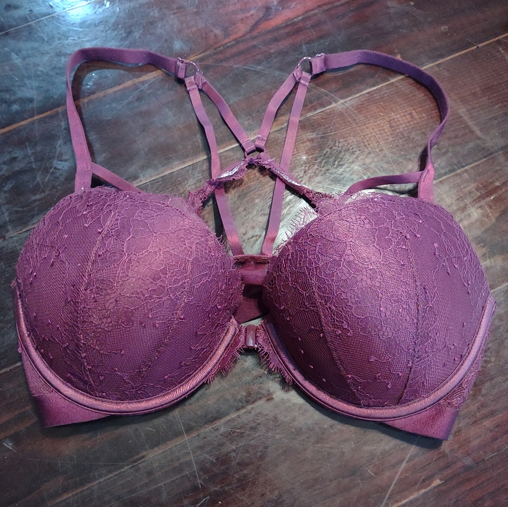 Victoria's secret push bra 34D